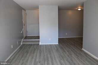 Building Photo - 11238 Cherry Hill Rd