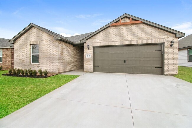 Foto del edificio - 2516 Rosewood Ln