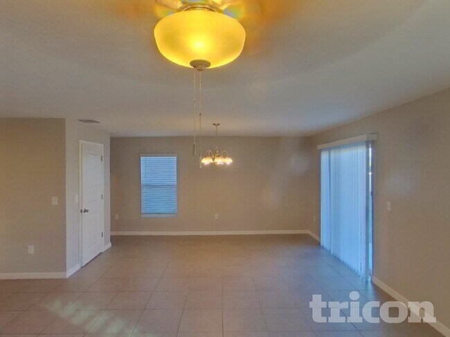 Building Photo - 10336 Flathead Dr