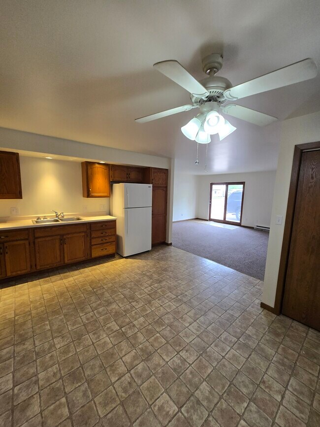 Foto del edificio - 1324 W Main St