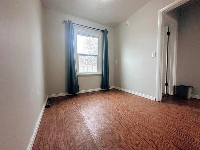 Building Photo - 116 N Tremont St