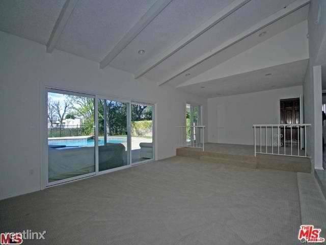 Foto del edificio - 10145 Jumilla Ave