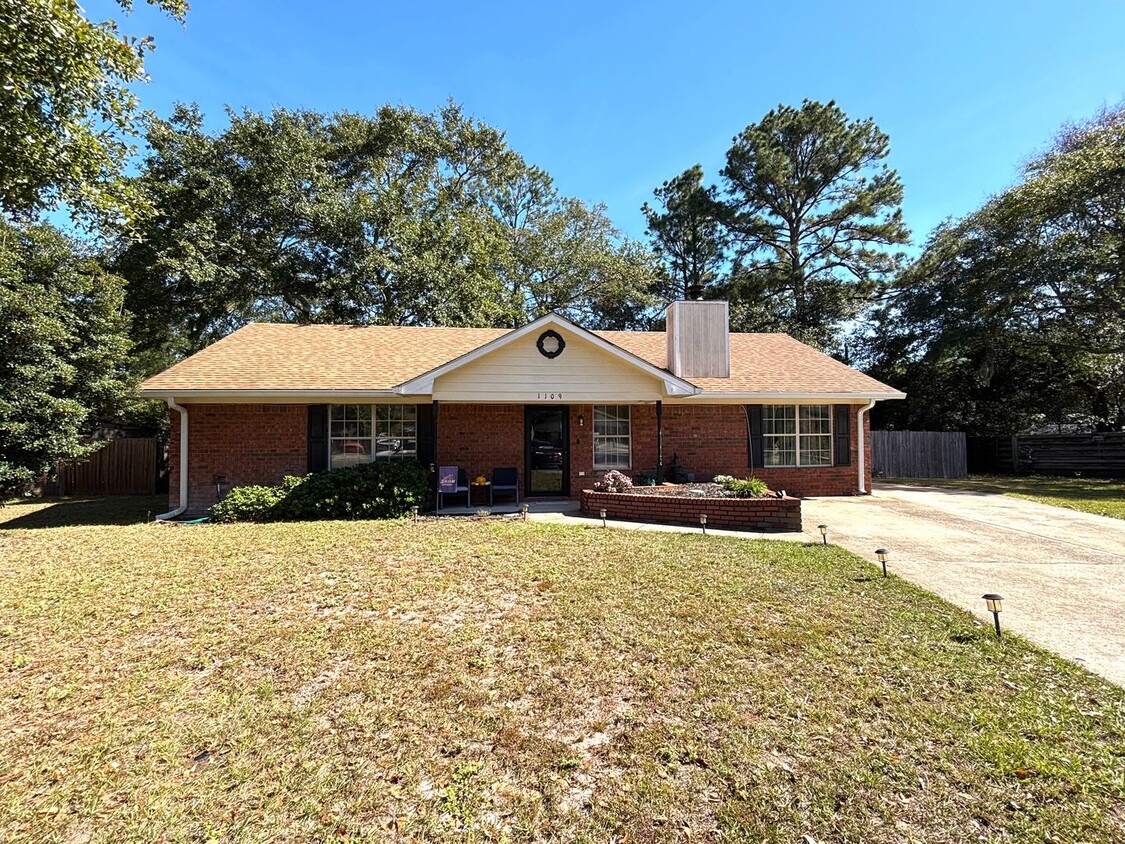 Primary Photo - FOR RENT