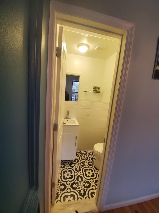 Half bath in master bedroom - 273 Albany Ave