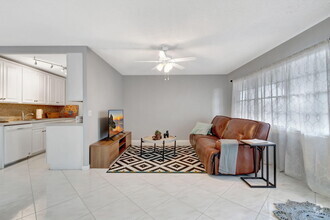 Building Photo - 3031 Cornwall B