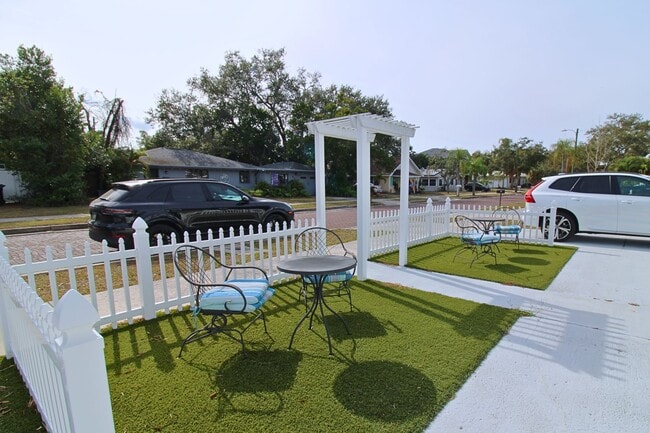 Building Photo - 536 Roanoke St