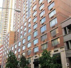 Building Photo - 520 W 43rd St