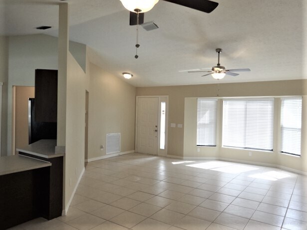 Building Photo - 1501 SE Mariana Rd