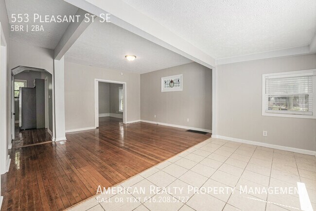 Foto del edificio - 553 Pleasant St SE