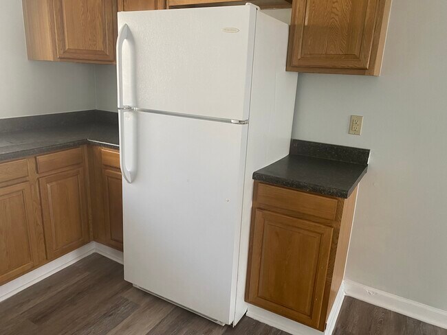 Building Photo - 340 W 26th St