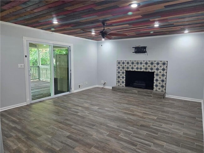 Building Photo - 2379 Holly Springs Rd