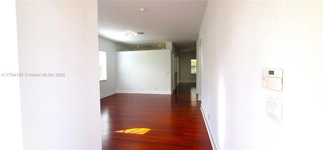 Building Photo - 4451 Laurel Pl