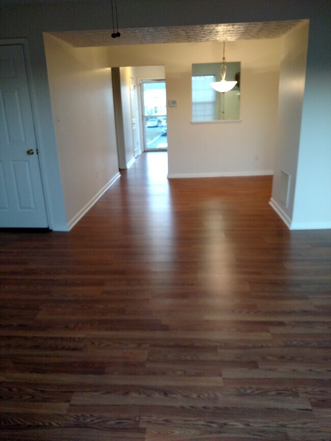 Foto del edificio - 807 W Spring Meadow Ct