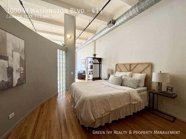 Building Photo - 1000 W Washington Blvd