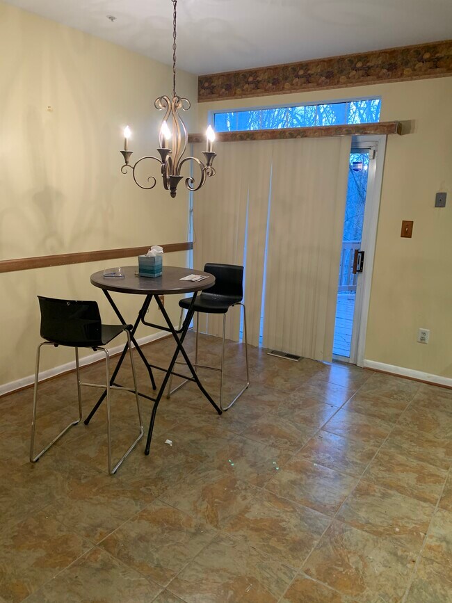 Dinning Area leading to patio - 836 Faraway Ct