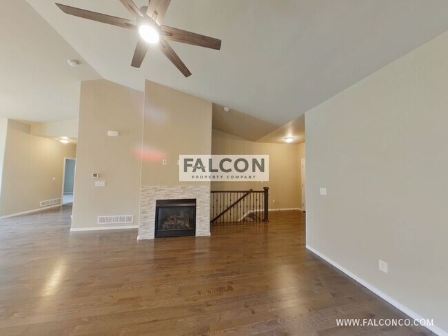 Building Photo - 9958 Golf Crest Dr