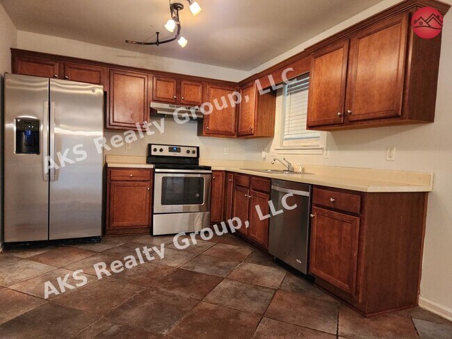 Foto del edificio - 1090 Thompson Rd