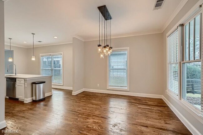 Building Photo - 3 br, 2 bath House - 2641 Silver Leaf Ter SE