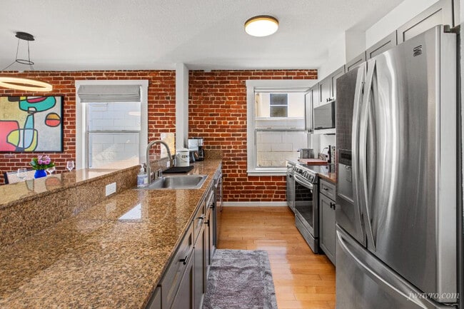 Foto del edificio - 323 29th St