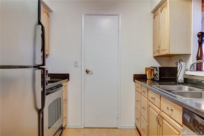 Foto del edificio - 17207 NE 45th St