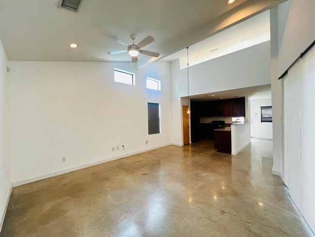Building Photo - 5900 Toscana Ave
