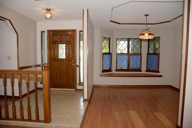 Foto del edificio - 1129 Troon Dr E