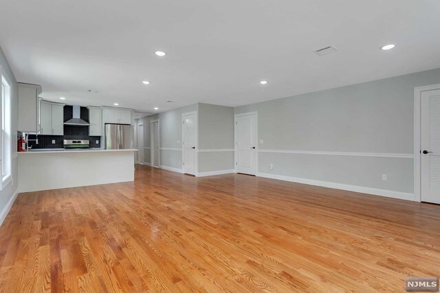 Building Photo - 25 Feronia Way