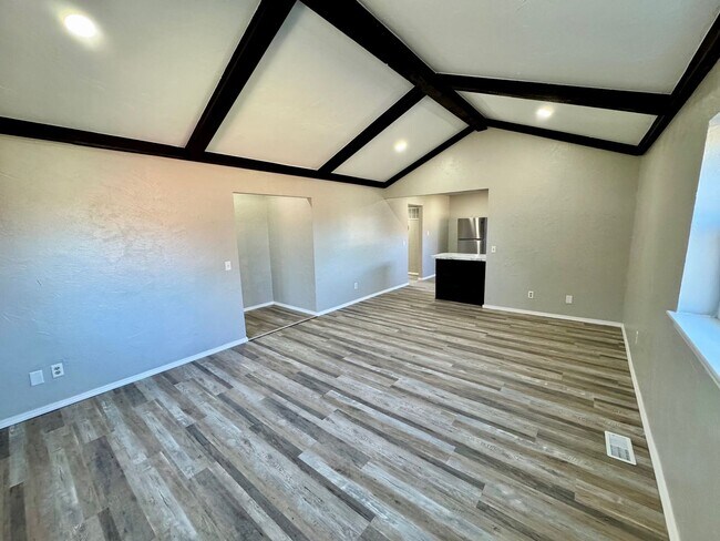Building Photo - Newly remodeled 3 bedroom 1 bathroom house