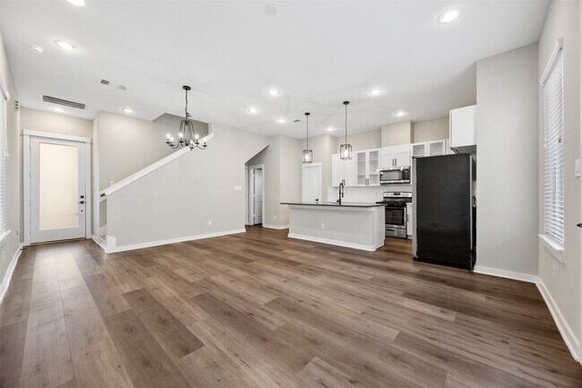 Foto del edificio - 8451 Berry Brush Ln