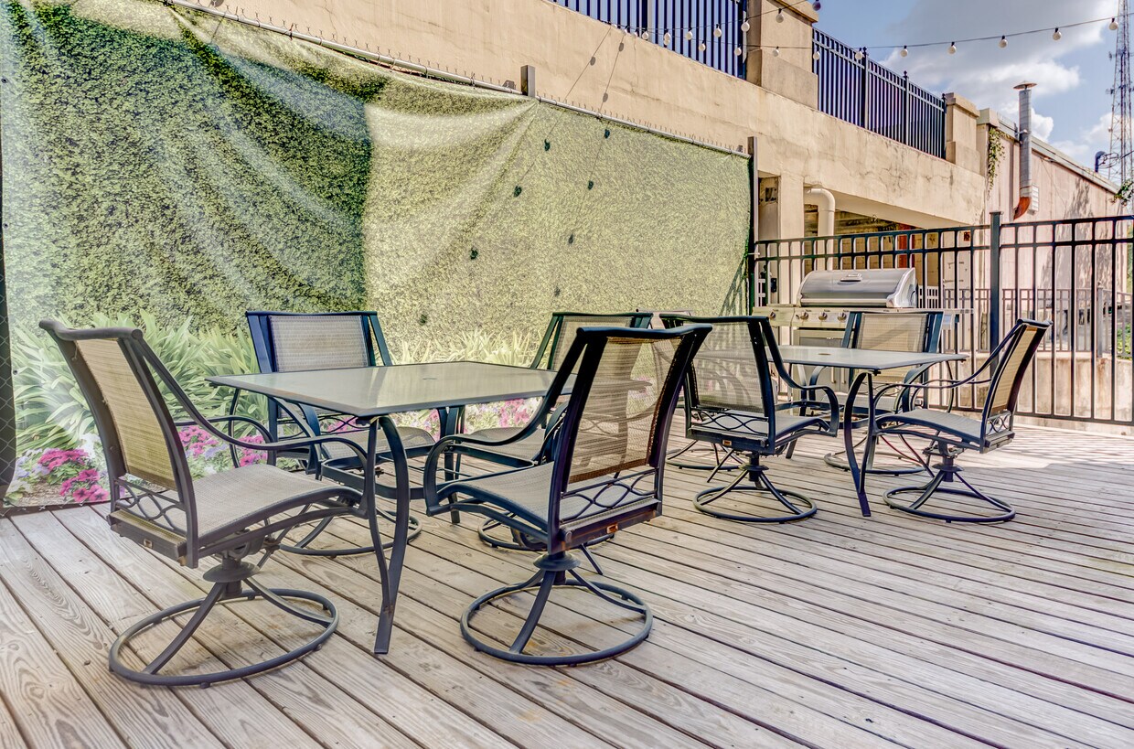 1509 Washington St, Vicksburg, MS 39180 Condo for Rent in Vicksburg