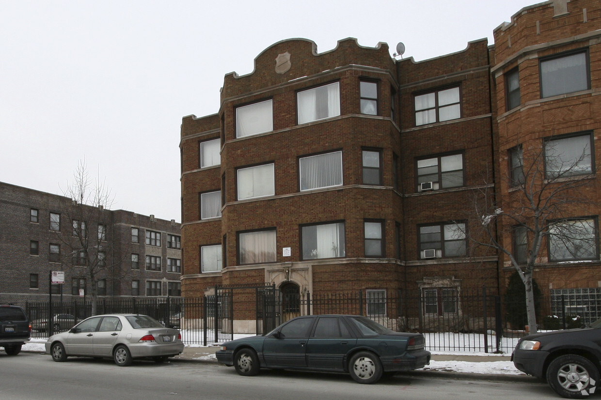 Building Photo - 7754-7758 S Jeffery Blvd