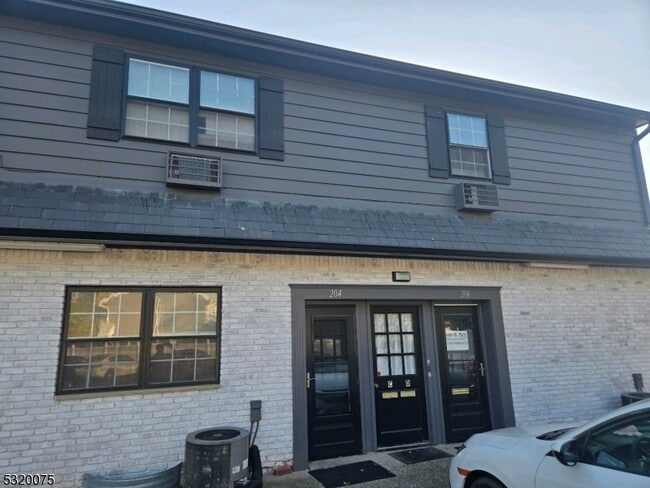 Building Photo - 200 Newark Pompton Turnpike