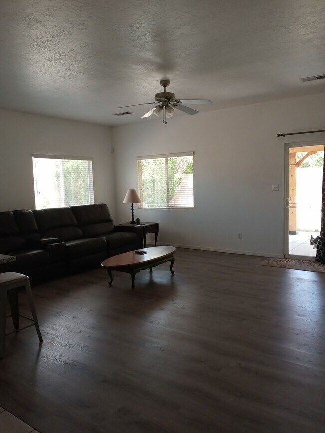 Foto del edificio - GREAT AREA!