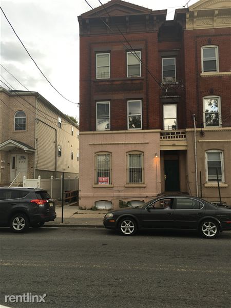 Building Photo - 125 2nd St
