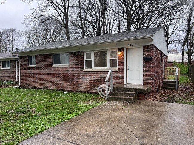 Foto del edificio - Cute, Eastside, All Brick Cottage with Was...