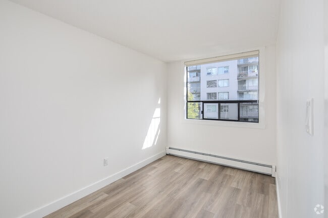 1BR, 1BA - 500SF - Bedroom - Pacific Cove Apartments