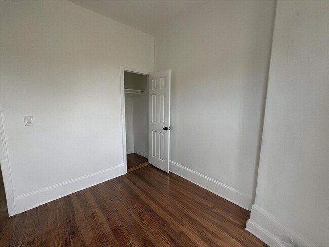 Building Photo - 49 Stanwood St