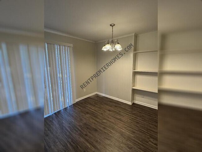 Foto del edificio - 5904 Lyndell Dr
