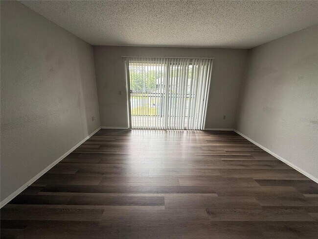 Foto del edificio - 3705 SW 27th St