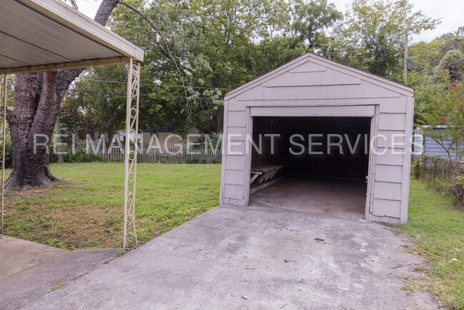 Building Photo - 118 Vann St