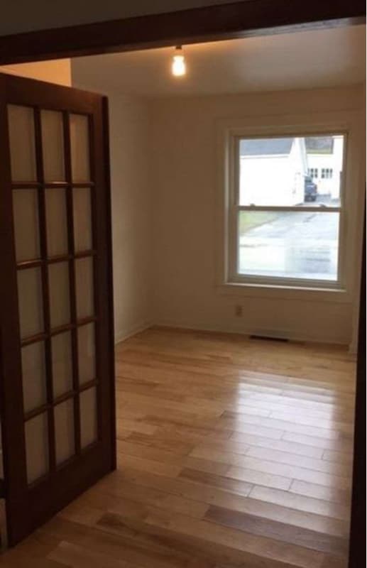 Building Photo - 154 N Seminary St