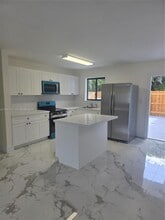 Building Photo - 443 NW 23rd Pl