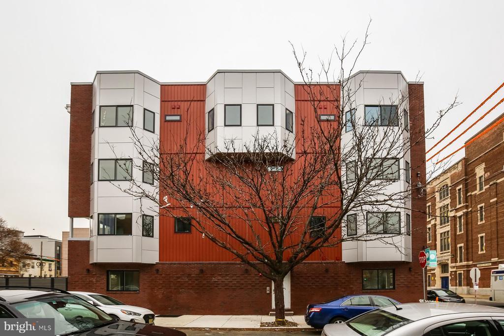 Primary Photo - 2088 E Cumberland St
