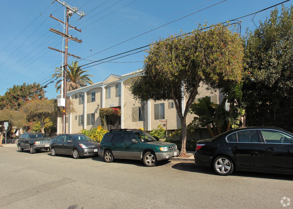 Building Photo - 2513 2nd St