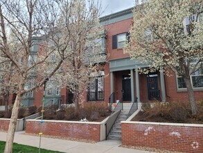 Building Photo - 2963 Xenia St