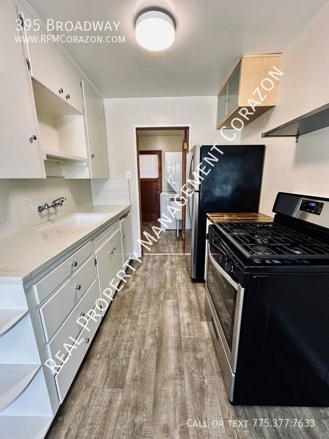 Building Photo - Spacious Remodeled One-Bedroom with A/C & ...