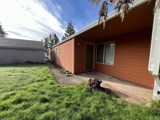 Foto del edificio - Spacious 3-Bedroom Home in Prime highly sought-after West Linn community