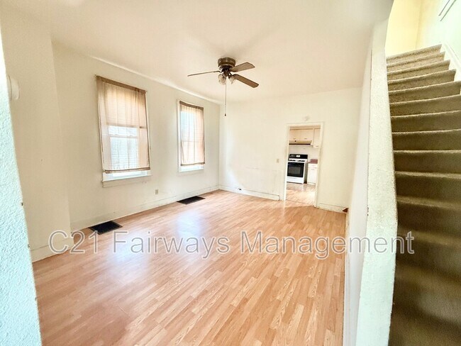 Foto del edificio - 726 Waddell Ave