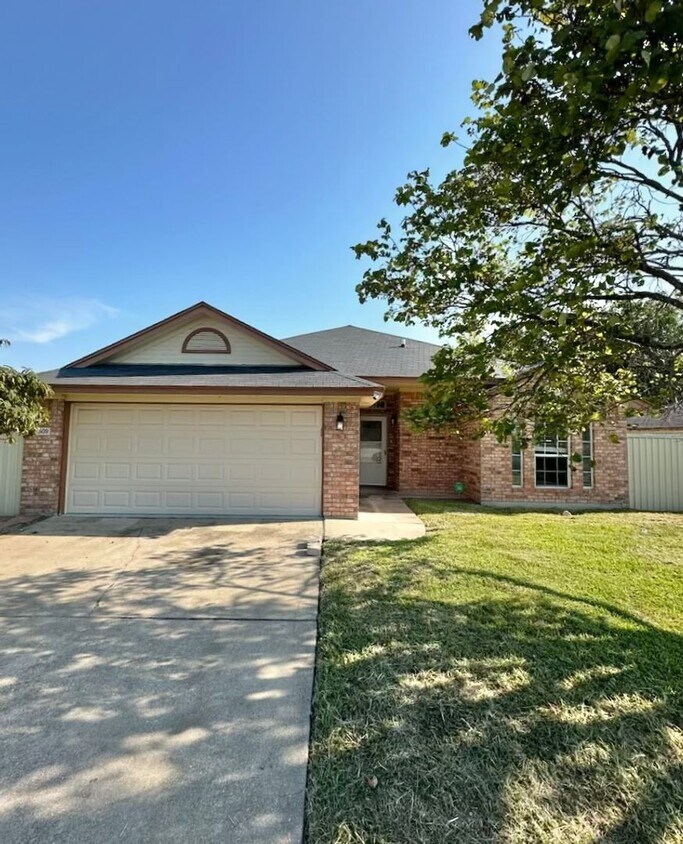 Primary Photo - 1509 Denise Dr