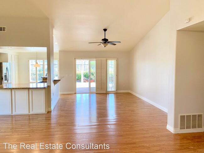 Building Photo - 4 br, 2 bath House - 691 Edgewater Ave